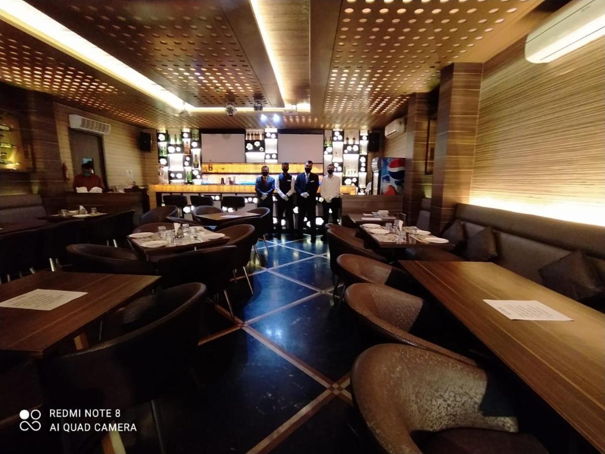 Hotel Plaza Bombaj Zewnętrze zdjęcie