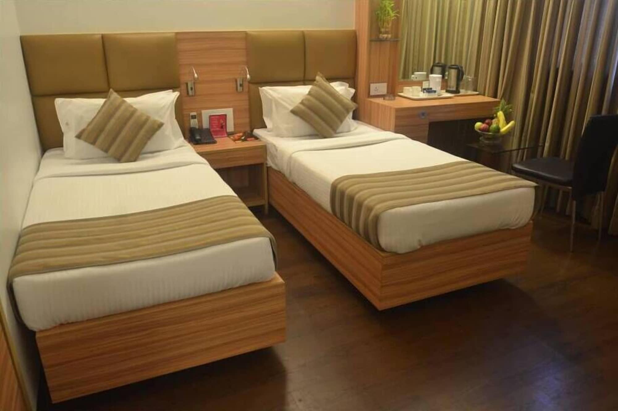 Hotel Plaza Bombaj Zewnętrze zdjęcie