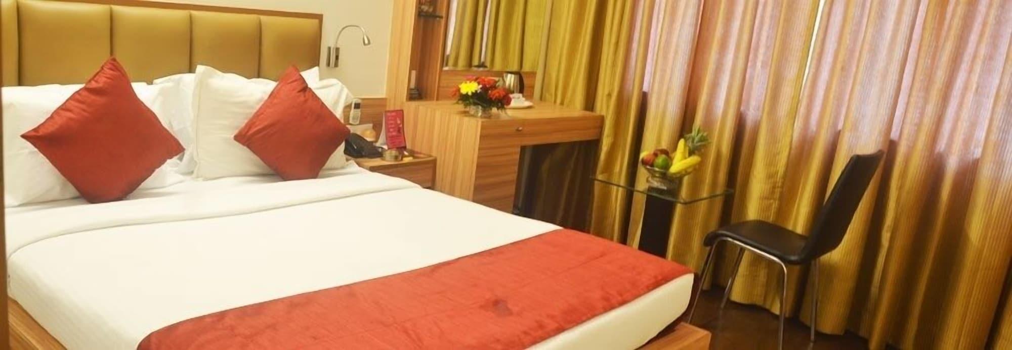 Hotel Plaza Bombaj Zewnętrze zdjęcie