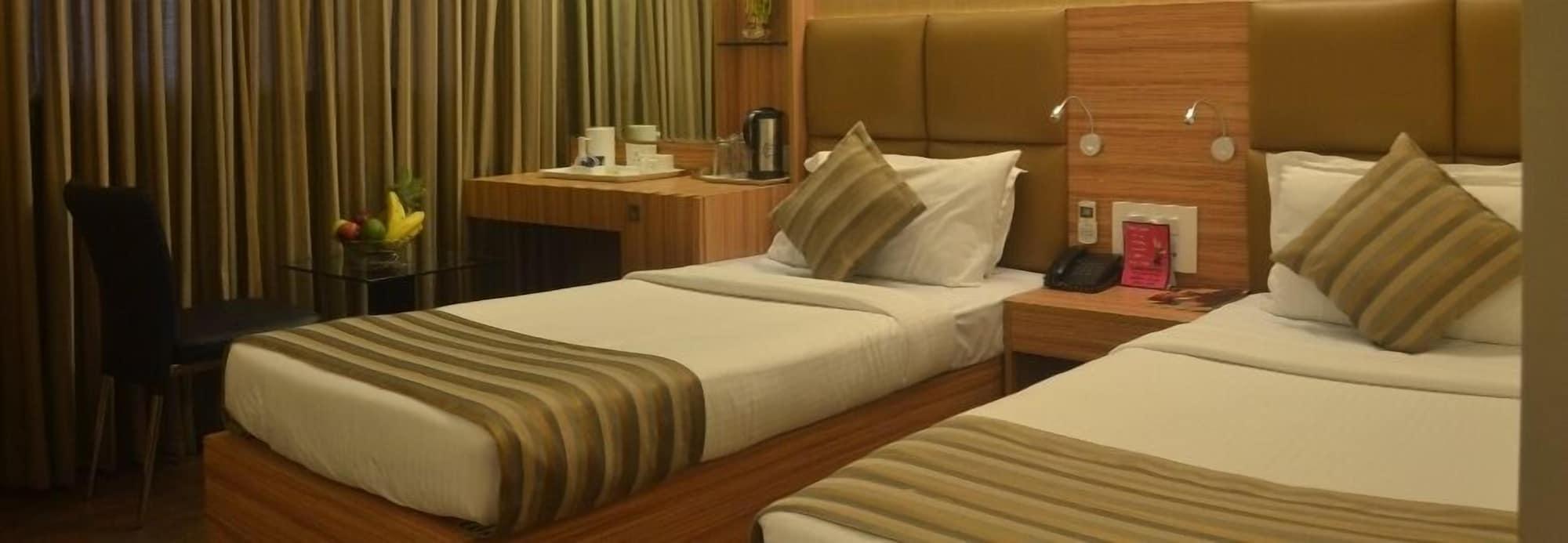 Hotel Plaza Bombaj Zewnętrze zdjęcie