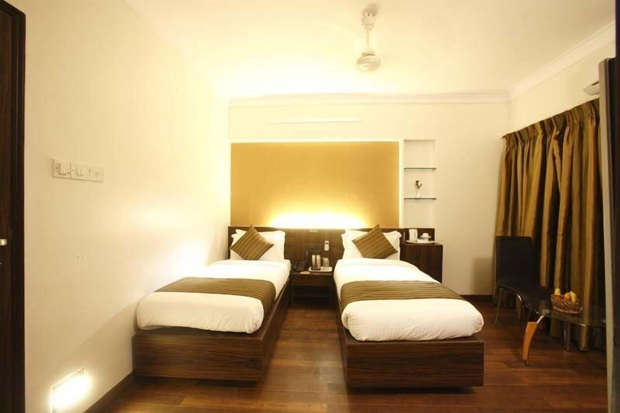 Hotel Plaza Bombaj Zewnętrze zdjęcie