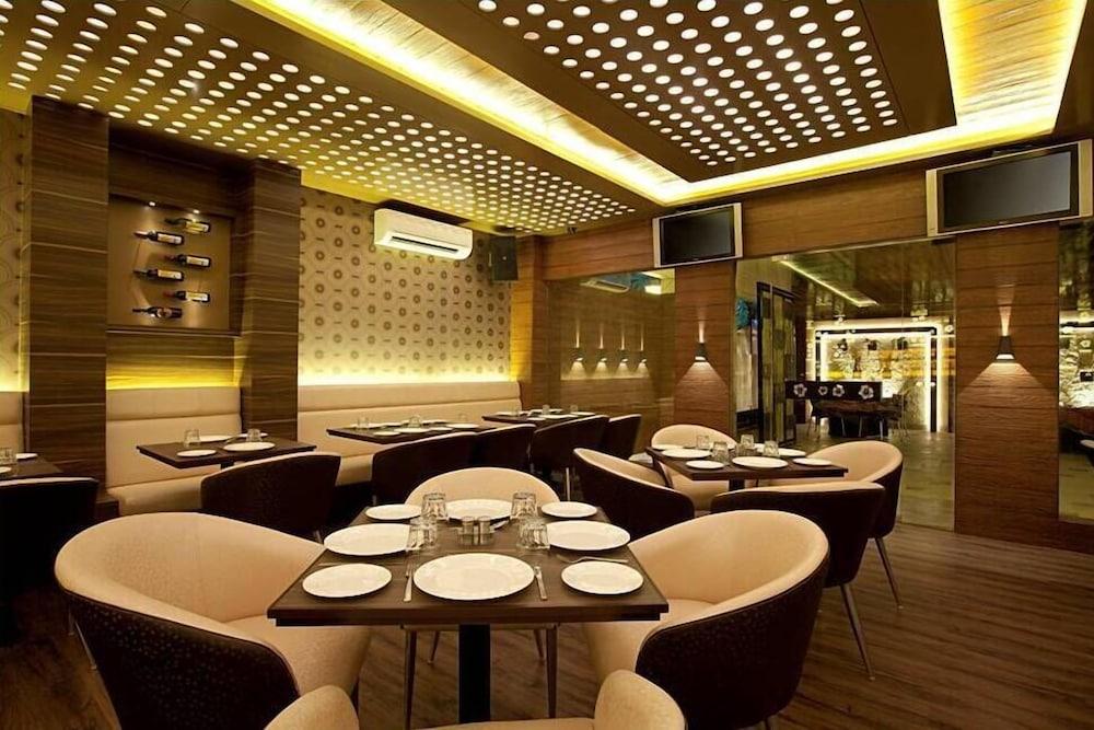 Hotel Plaza Bombaj Zewnętrze zdjęcie